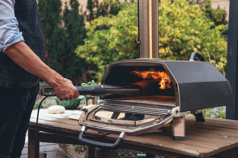 Looft Air Lighter 2 lighting a ooni pizza oven