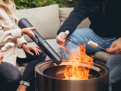 Looft Air LIghter X lighting a solostove firepit